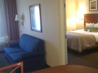 Candlewood Suites Fredericksburg By Ihg Exterior photo