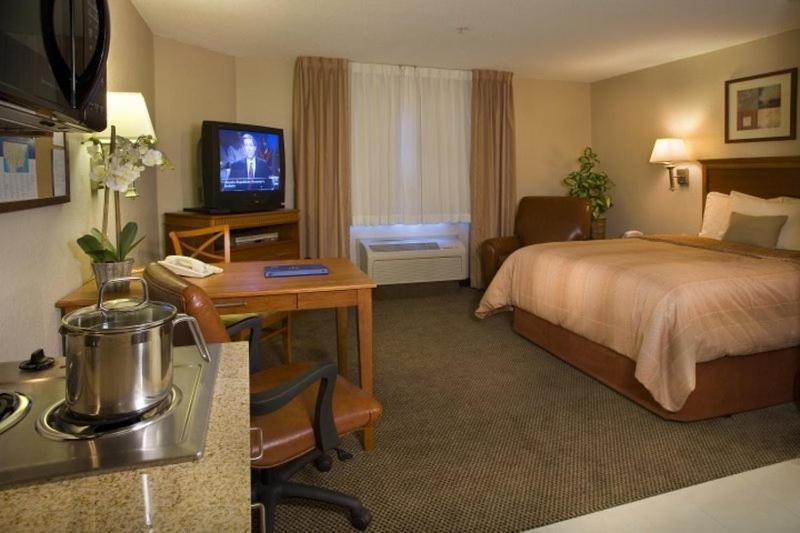 Candlewood Suites Fredericksburg By Ihg Exterior photo